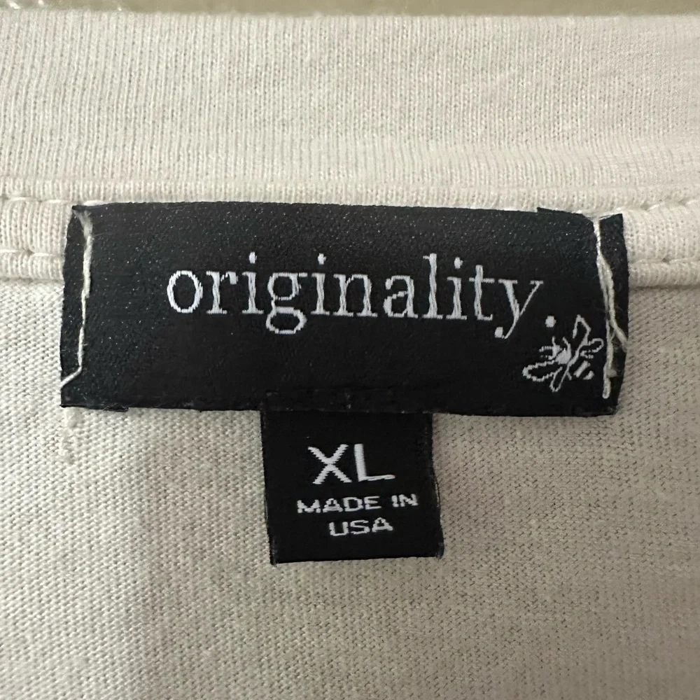 Originality Cream Nashville Guitar Flames and Floral Graphic Short Sleeve Tee - Picture 3 of 5